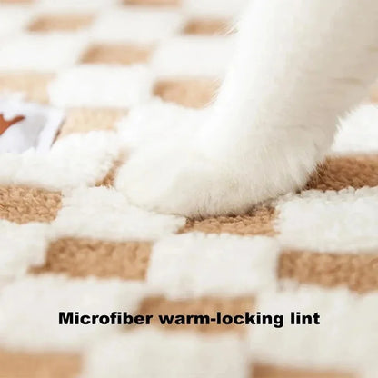 Warm Plush Cat Bed for Winter – Comfy Indoor Sleeping Spot